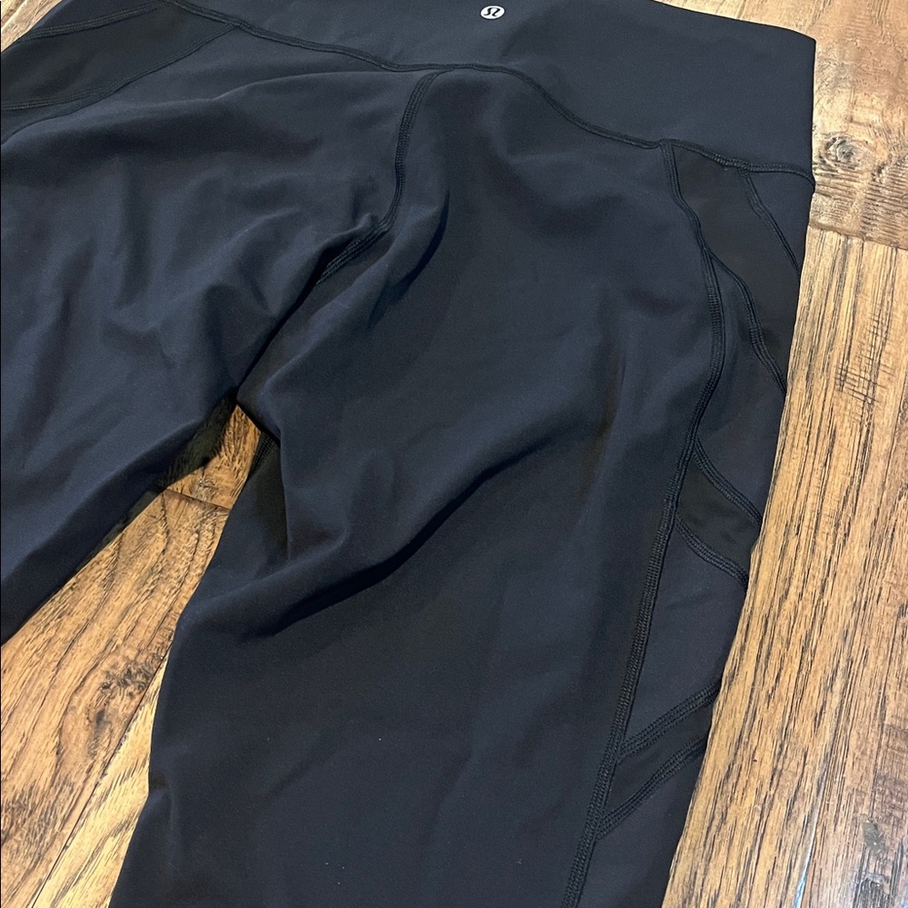 LuluLemon Black with Sheer Panel Leggings size 12 - Picture 5 of 7